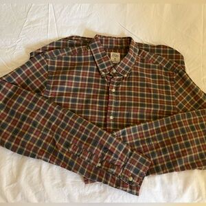 Plaid 100% cotton J. Crew button down. Men’s slim fit M.